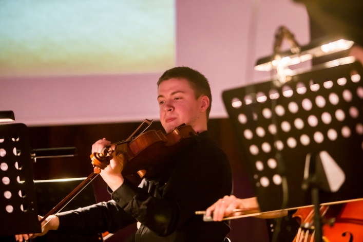 Film z Polą Negri i muzyką na żywo Maksymiuka. Koncert EOK (+zdjęcia)