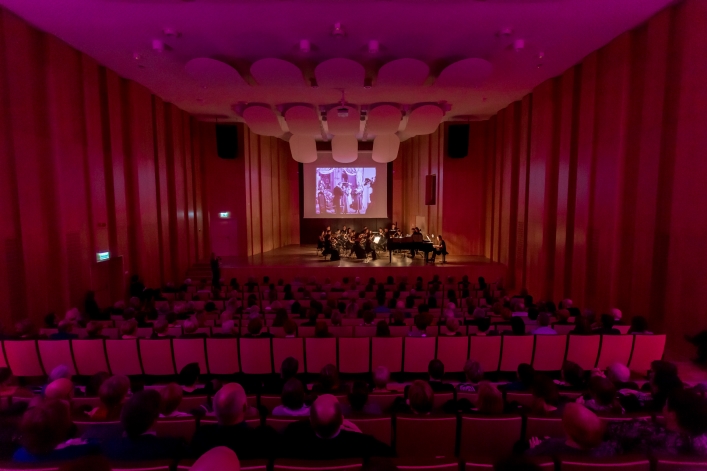 Film z Polą Negri i muzyką na żywo Maksymiuka. Koncert EOK (+zdjęcia)