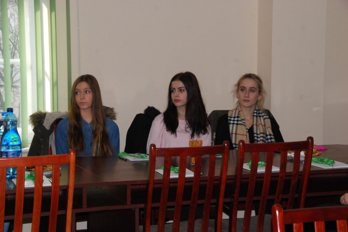 Finalistki Miss Ziemi Elbląskiej w siedzibie Braniewsko- Pasłęckiego Banku Spółdzielczego