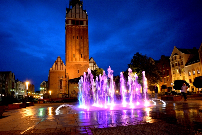 Fontanna na placu katedralnym już czynna!