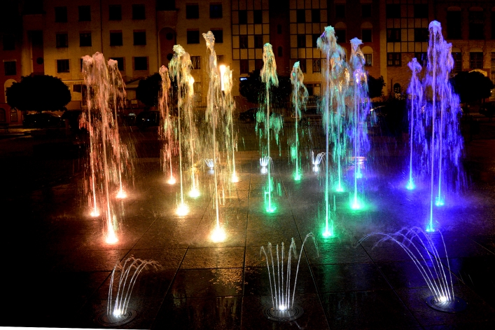 Fontanna na placu katedralnym już czynna!