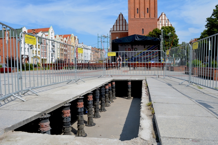 Fontanna na placu katedralnym. Ruszyły już prace naprawcze!