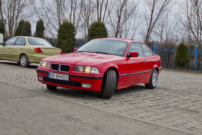 FURA 28 - BMW czerwone