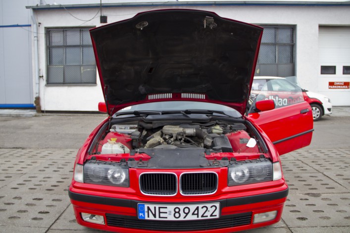 FURA 28 - BMW czerwone
