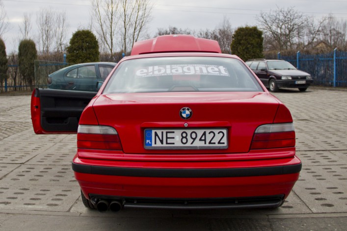 FURA 28 - BMW czerwone