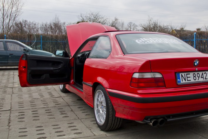 FURA 28 - BMW czerwone