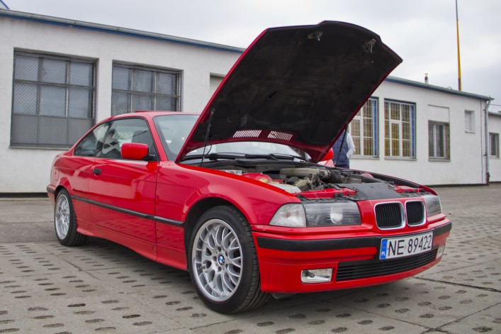 FURA 28 - BMW czerwone