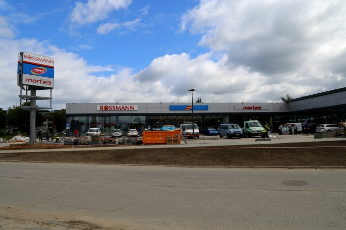 Galeria handlowa przy Kochanowskiego