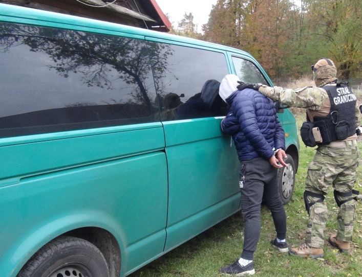Gang handlarzy kobiet przed sądem (+ zdjęcia)