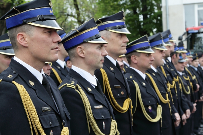 Gaszą pożary, ratują ludzi, walczą z żywiołami. Wczoraj świętowali