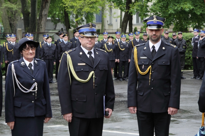 Gaszą pożary, ratują ludzi, walczą z żywiołami. Wczoraj świętowali
