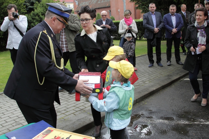 Gaszą pożary, ratują ludzi, walczą z żywiołami. Wczoraj świętowali