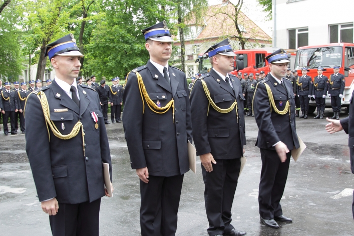 Gaszą pożary, ratują ludzi, walczą z żywiołami. Wczoraj świętowali