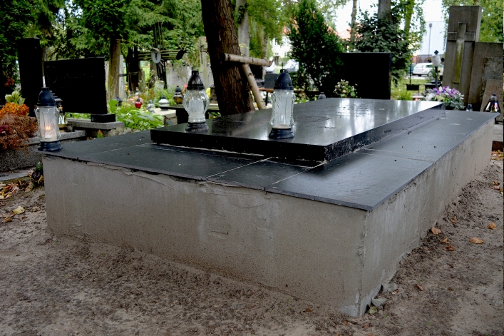 Groby na Cmentarzu Komunalnym Agrykola w Elblągu