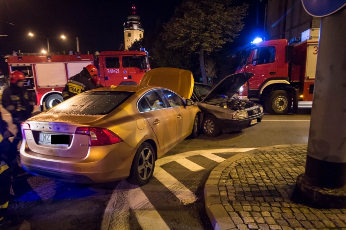 Groźne zderzenie dwóch pojazdów na Traugutta. Jedna osoba w szpitalu