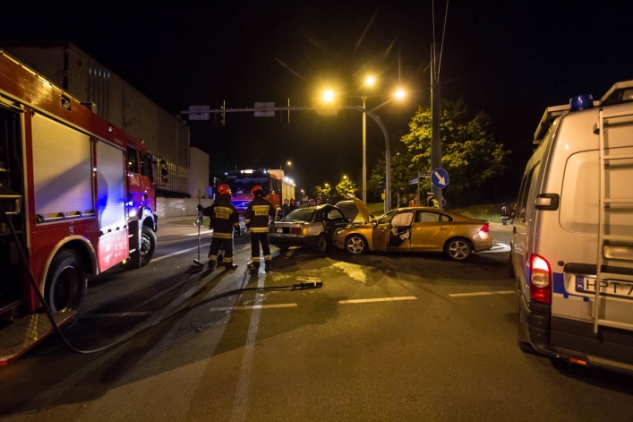 Groźne zderzenie dwóch pojazdów na Traugutta. Jedna osoba w szpitalu