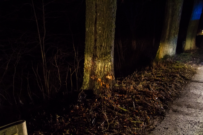 Groźne zderzenie na drodze w kierunku Braniewa. Dwie osoby w szpitalu