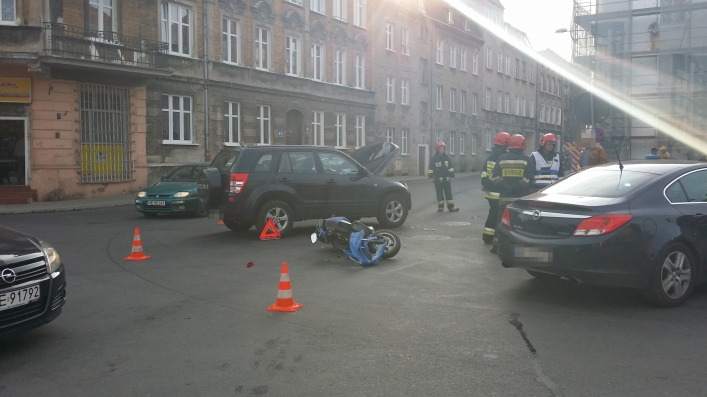 Groźne zderzenie na Malborskiej. Dwie osoby w szpitalu
