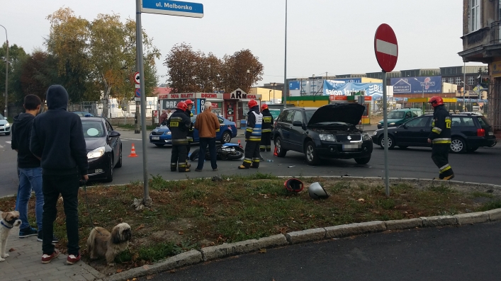 Groźne zderzenie na Malborskiej. Dwie osoby w szpitalu