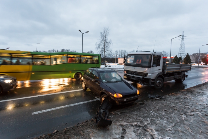 Groźne zderzenie na ul. Królewieckiej niedaleko Szpitala (+zdjęcia)