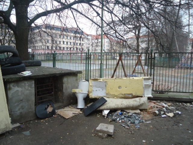 Gruz, niepotrzebne meble czy stary tapczan – co z tym zrobić?