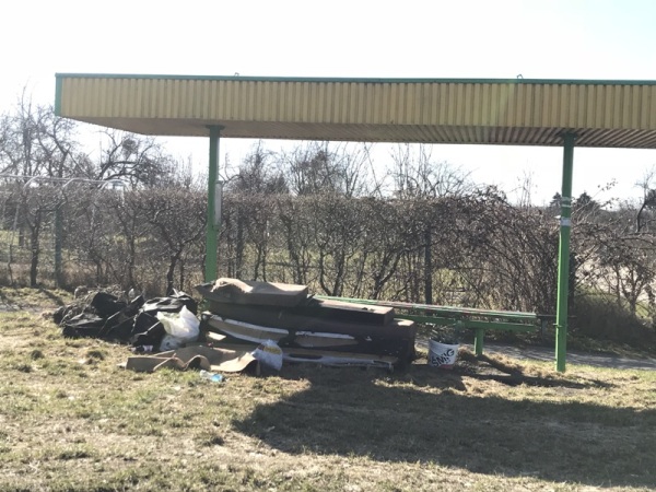 Gruz, niepotrzebne meble czy stary tapczan – co z tym zrobić?