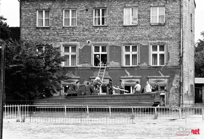 Historia zamknięta w fotografii. Dlaczego lubimy oglądać stare zdjęcia?