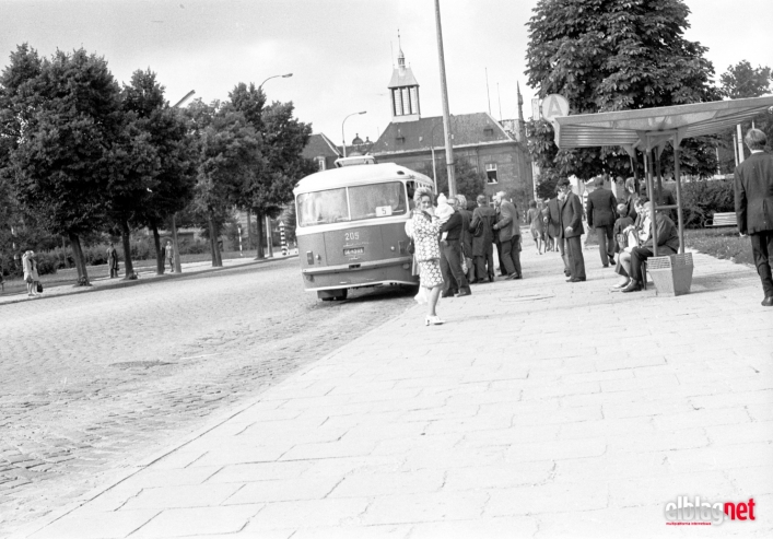 Historia zamknięta w fotografii. Dlaczego lubimy oglądać stare zdjęcia?
