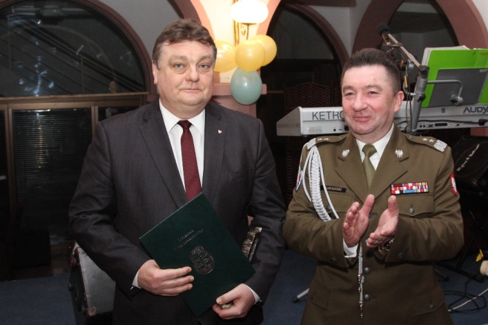 HUSARZE 16 PDZ  