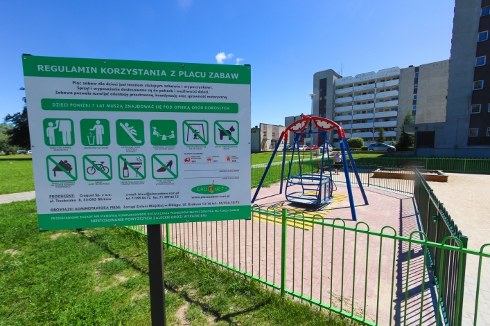 Huśtawka ogrodzona i gotowa do użytku (+foto)
