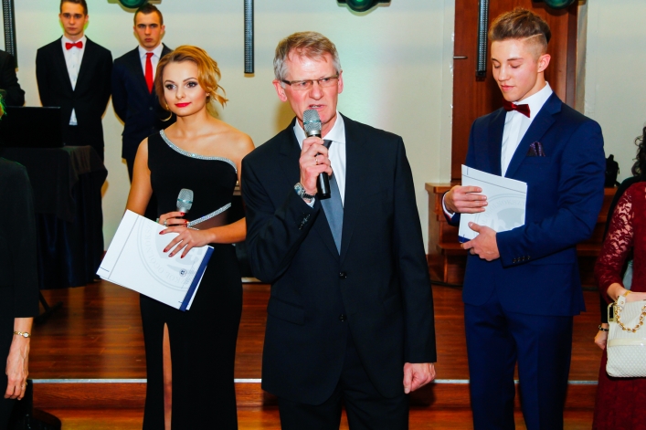 II Liceum Ogólnokształcące odlicza 100 dni do matury - zdjęcia!