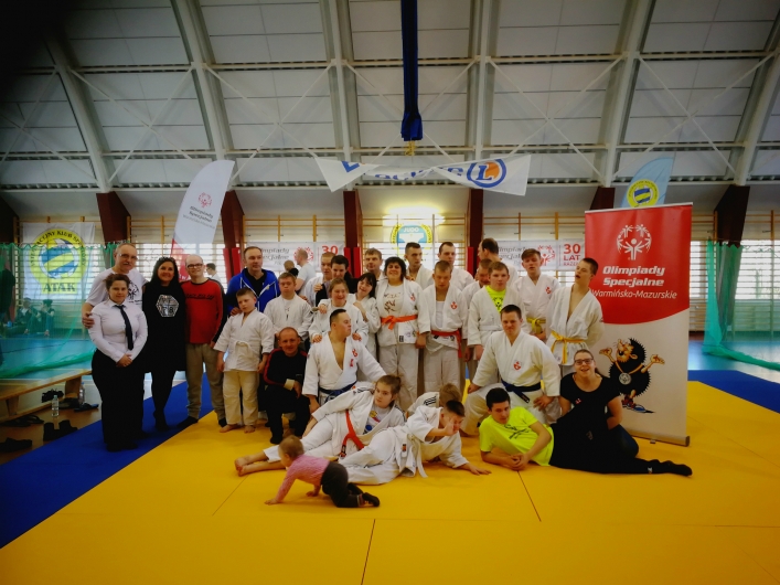 Uczestnicy III Regionalnego Warmińsko-Mazurskiego Turnieju Olimpiad Specjalnych w Judo,