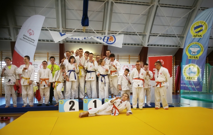 Uczestnicy III Regionalnego Warmińsko-Mazurskiego Turnieju Olimpiad Specjalnych w Judo,