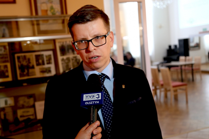IPN przekazuje żołnierzom NATO stacjonującym w Elblągu  wiedzę o najnowszej historii Polski 