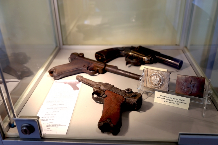 IPN przekazuje żołnierzom NATO stacjonującym w Elblągu  wiedzę o najnowszej historii Polski 