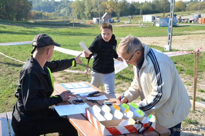 Jesienna aura przywitała biegaczy na orientację