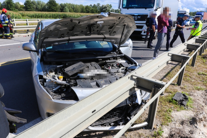 Karambol na „7”: 5 samochodów, 2 osoby poszkodowane