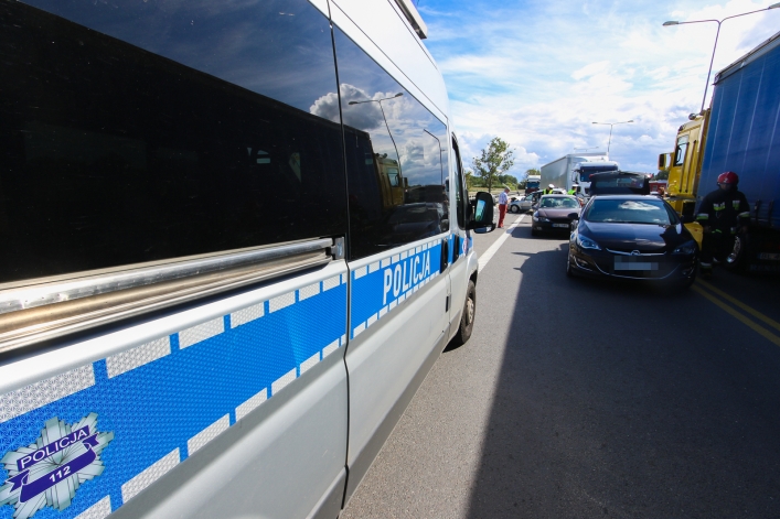 Karambol na „7”: 5 samochodów, 2 osoby poszkodowane