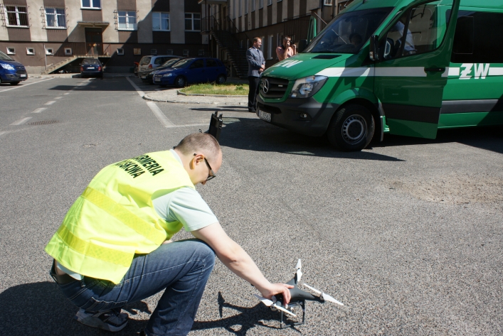 Każdy chciał być kiedyś policjantem. Trzecioklasiści odwiedzili komendę