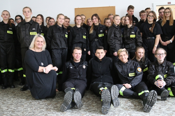 Klasy mundurowe ZSTI. Wolontariat jest ich pasją i codziennością