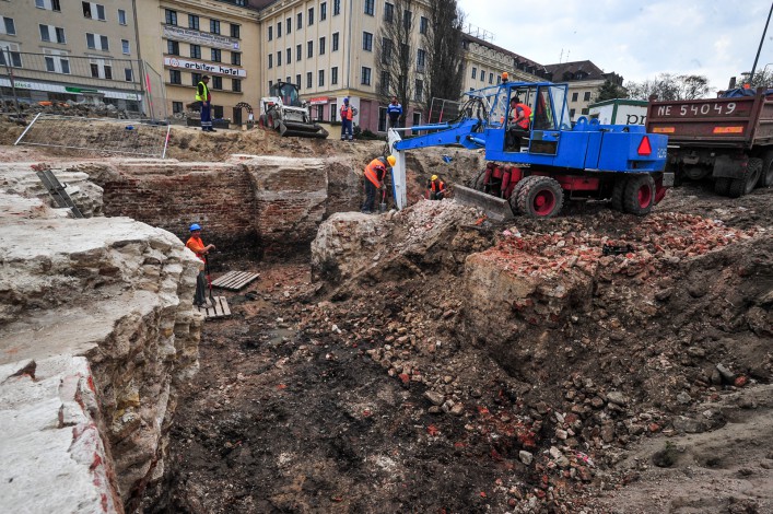 Kolejna pozostałość po dawnym bastionie na drodze 503