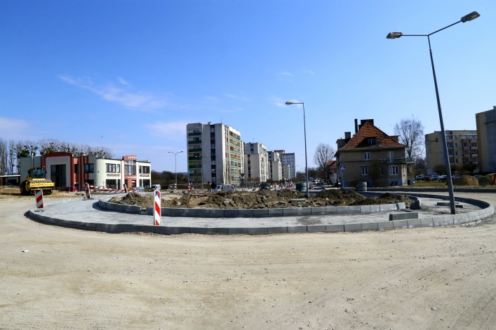 Kolejne rondo w Elblągu. Zobacz jak zmienia się Lotnicza