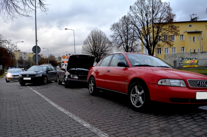 Kolizja czterech aut na al. Wyszyńskiego