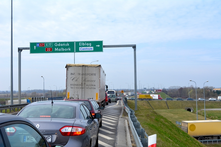 Kolizja drogowa na obwodnicy Elbląga (+ zdjęcia)