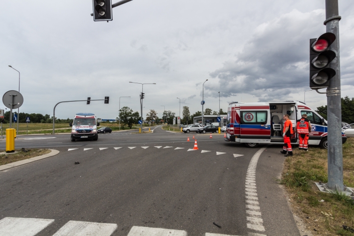 Kolizja dwóch pojazdów na drodze ekspresowej S7