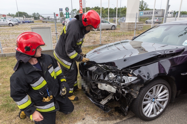 Kolizja dwóch pojazdów na drodze ekspresowej S7