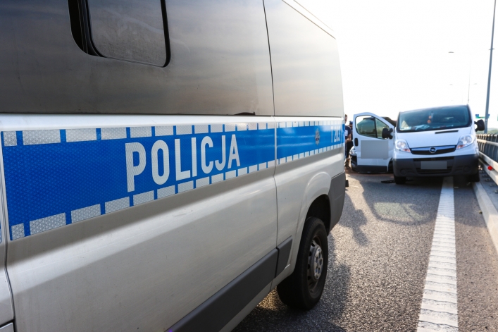 Kolizja na obwodnicy, policjanci apelują o ostrożność