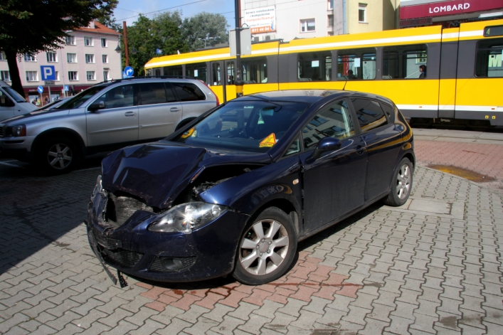Kolizja na ul. Hetmańskiej. Chwila nieuwagi może kosztować bardzo dużo