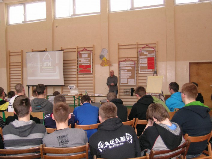 Kolor w budownictwie i techniki dekoracyjne. Uczniowie wzięli udział w szkoleniu