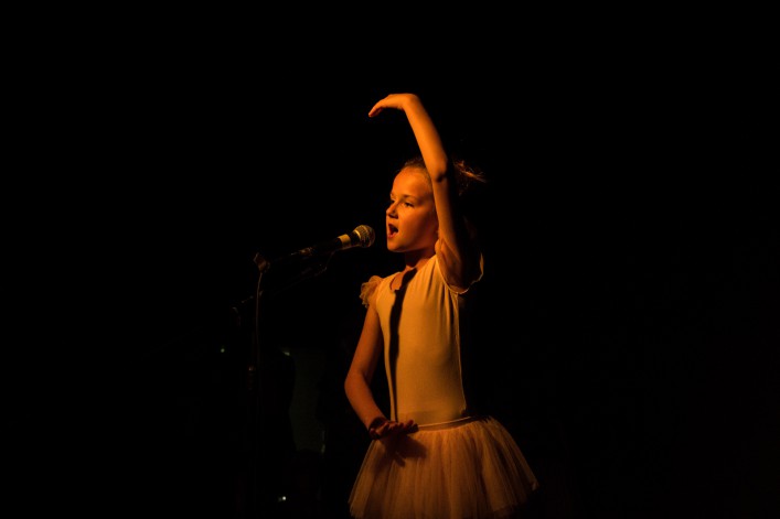 Koncert dla chorej Karolinki - rewia talentów wokalnych. Zobacz galerię zdjęć